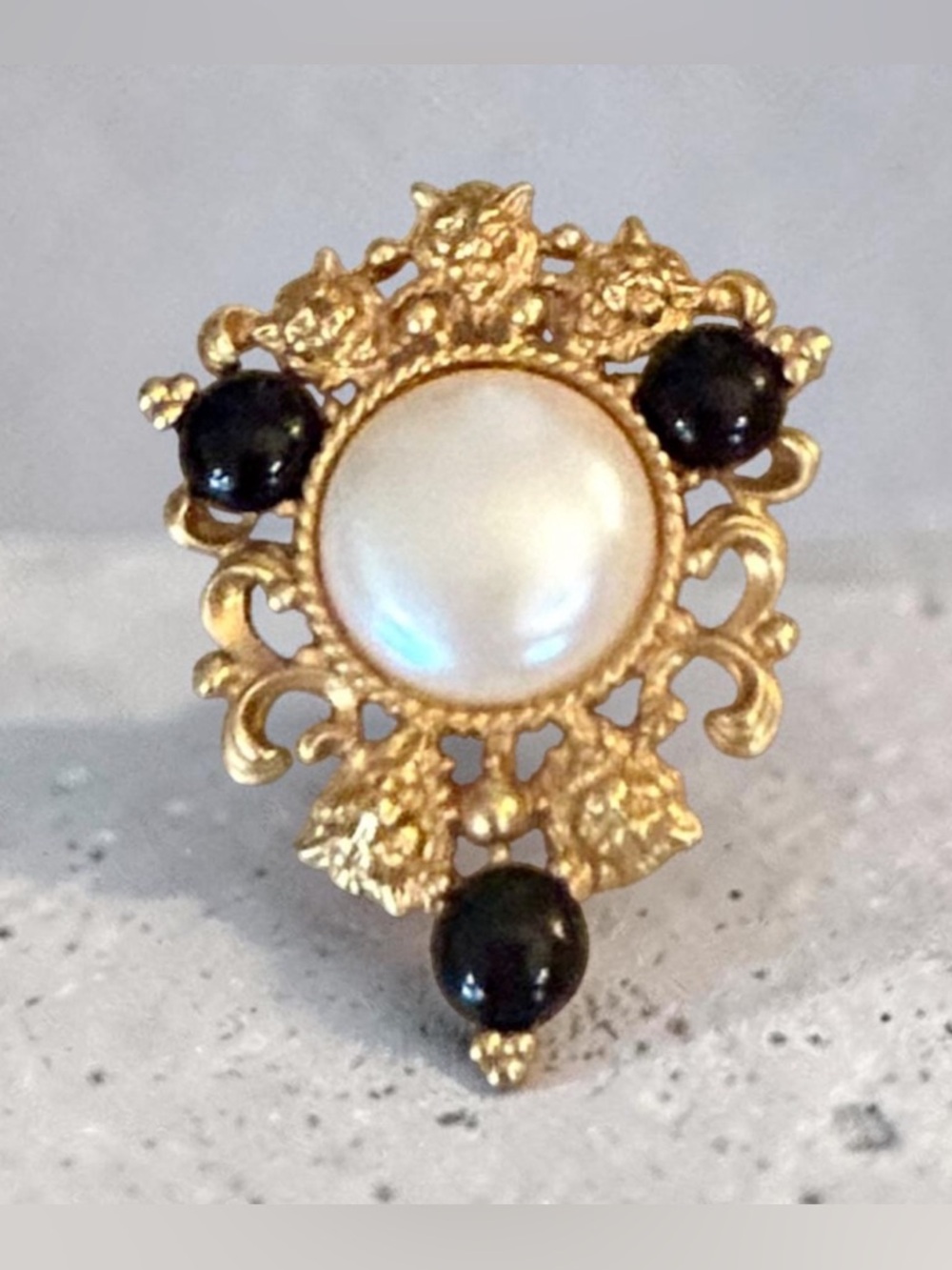 Vintage AVON Faux Pearl Lion Baroque Brooch Victorian - Picture 3 of 10